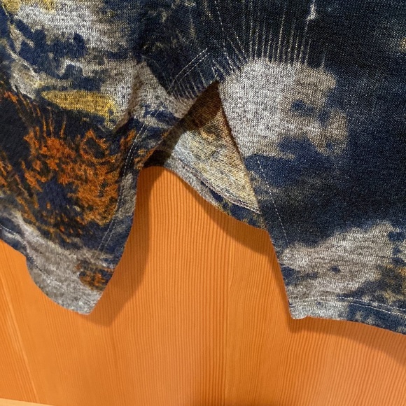 Bali, 3/4 sleeve funky top. Size M EUC - Picture 3 of 3